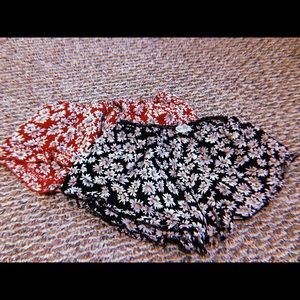 2️⃣pairs of brandy melville sunflower shorts🌻🌻🌻